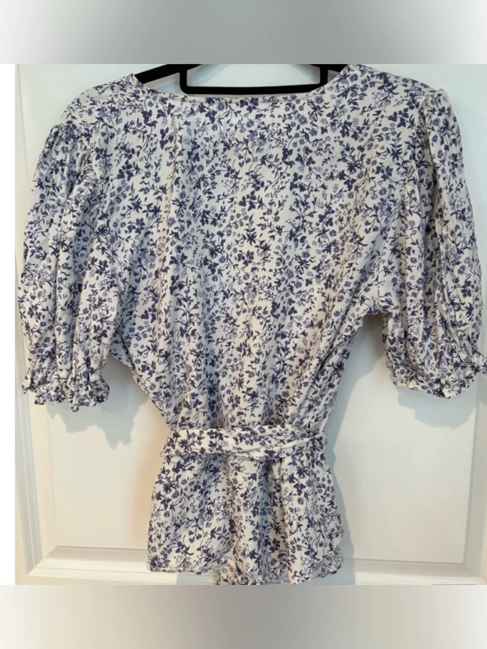 Reformation Floral Puff Sleeve Wrap Tencel Top 💙💙
